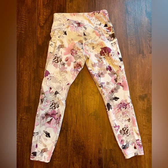 High Rise Athleta Leggings Cropped - Picture 5 of 8